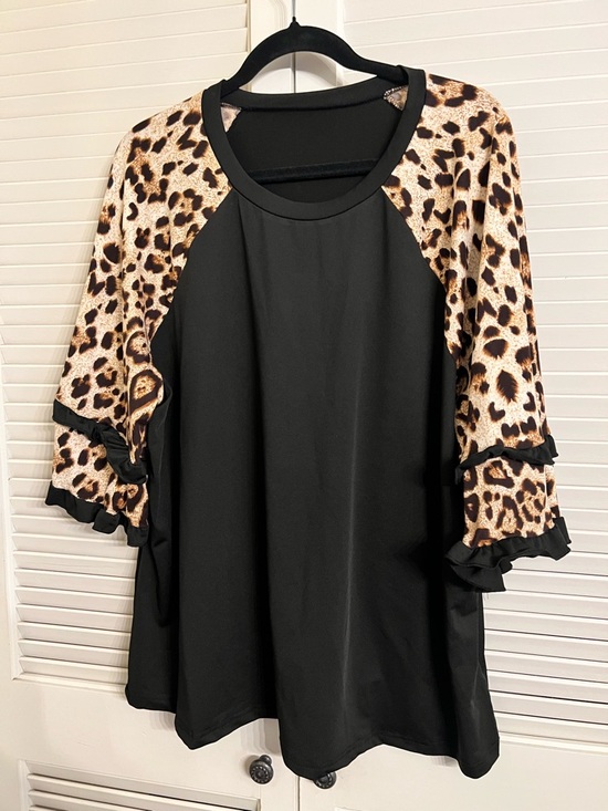 SHEIN Tops - SHEIN Black Tunic Top with Leopard Raglan Sleeves